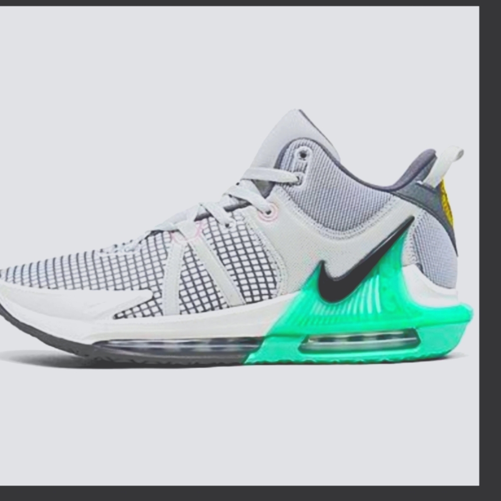 Nike Lebron Witness7  Basketball Sneakers(12)NWOT